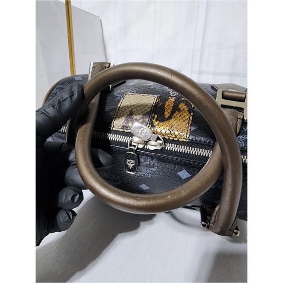 Authentic MCM Visetos Lion Princess Boston Handbag Black/Grey/Gold - Picture 8 of 14